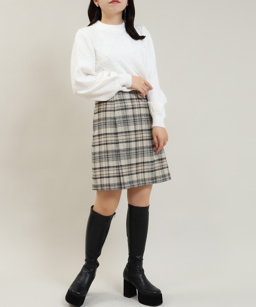 ASTORIA ODIER(アストリアオディール)の「フラッフィーパール装飾ダイア柄ニット(ニット/セーター・レディース・ピンク/ホワイト/ライトグレー/ラベンダー・MEDIUM)」の10枚目の写真