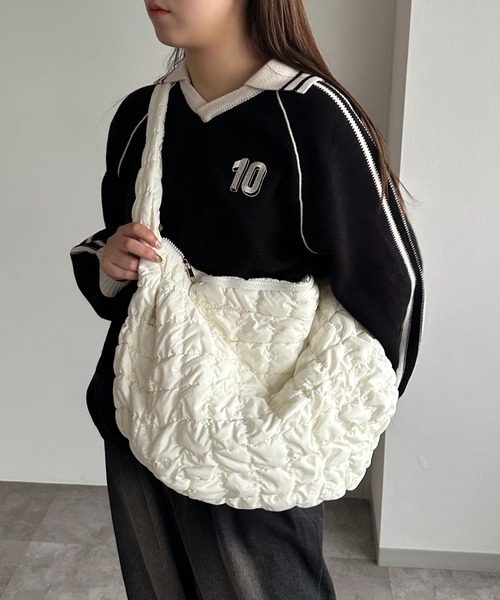apres jour mignon(アプレジュールミニョン)の「【apresjour mignon×ARIAZ】キルティングバッグ(ショルダーバッグ・レディース・ブラック/ホワイト・ONESIZE)」の2枚目の写真