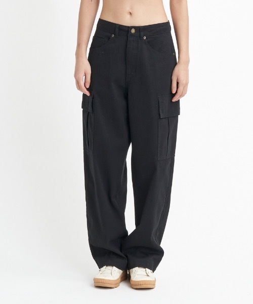 ROXY(ロキシー)の「BRING HOME/ロキシーツイルストレッチボーイズライクシルエットカーゴパンツ(カーゴパンツ・レディース・ブラック/カーキ/マルチ・MEDIUM/SMALL/LARGE)」の4枚目の写真