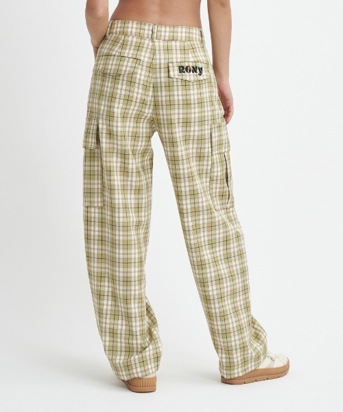 ROXY(ロキシー)の「BRING HOME/ロキシーツイルストレッチボーイズライクシルエットカーゴパンツ(カーゴパンツ・レディース・ブラック/カーキ/マルチ・MEDIUM/SMALL/LARGE)」の14枚目の写真