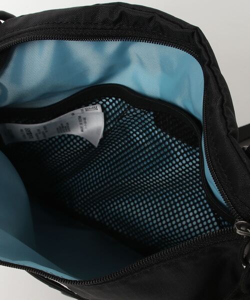 CHUMS(チャムス)の「【CHUMS】Spring Dale Sacoche(ショルダーバッグ・メンズ・ブラック系その他・FREE)」の4枚目の写真