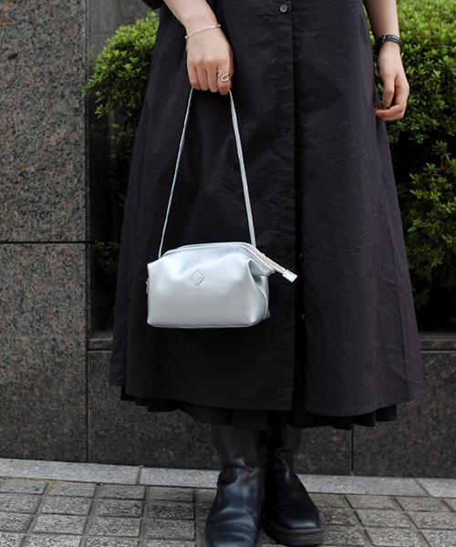 CLEDRAN（クレドラン）の「CL3542 TANTE PURSE SHOULDER SILVER コンパクト ショルダーバッグ（ショルダーバッグ・レディース・シルバー・FREE）」の5枚目の写真