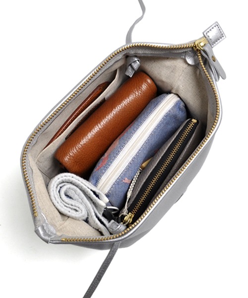 CLEDRAN（クレドラン）の「CL3542 TANTE PURSE SHOULDER SILVER コンパクト ショルダーバッグ（ショルダーバッグ・レディース・シルバー・FREE）」の11枚目の写真