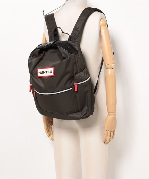 HUNTER(ハンター)の「オリジナルラージ トップクリップ バックパック Original Large Topclip Backpack 16L(バックパック/リュック・メンズ・ダークオリーブ/ブラック・FREE)」の6枚目の写真