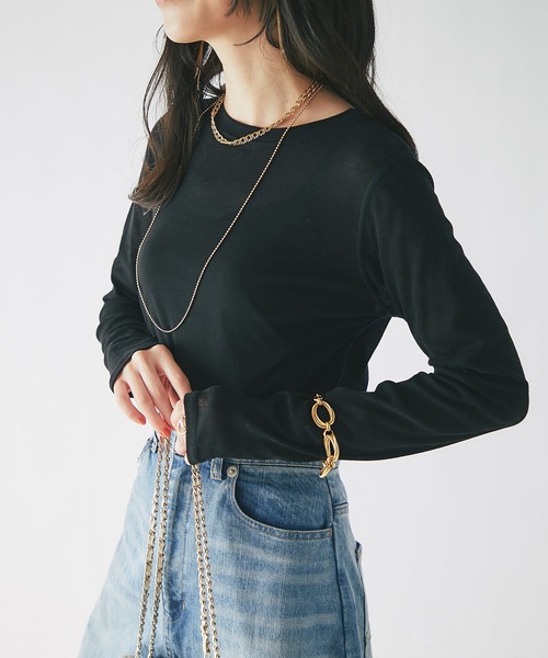La boutique BonBon(ラブティックボンボン)の「シアークルーカットソー(Tシャツ/カットソー・レディース・ホワイト/ブラック/グレイッシュベージュ・FREE)」の1枚目の写真