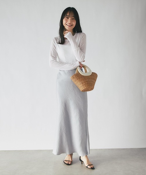 La boutique BonBon(ラブティックボンボン)の「シアークルーカットソー(Tシャツ/カットソー・レディース・ホワイト/ブラック/グレイッシュベージュ・FREE)」の7枚目の写真