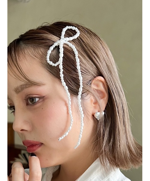JUMELLE（ジュメロ）の「【結婚式/オケージョン】pearl ribbon pin（ヘアピン・レディース・ホワイト・FREE）」の3枚目の写真