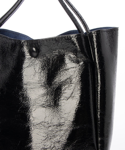 cache cache（カシュ カシュ）の「カシュカシュ cachecache / クラッシュメタリックワンハンドルミニトート（トートバッグ・レディース・ブラック/シルバー/シルバー系その他・FREE）」の7枚目の写真