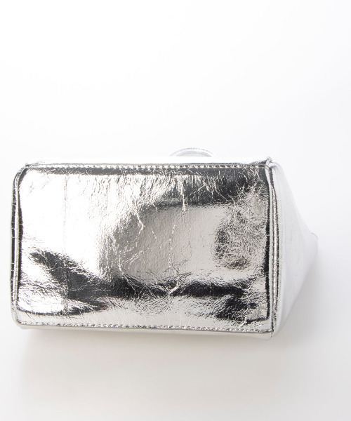 cache cache（カシュ カシュ）の「カシュカシュ cachecache / クラッシュメタリックワンハンドルミニトート（トートバッグ・レディース・ブラック/シルバー/シルバー系その他・FREE）」の10枚目の写真