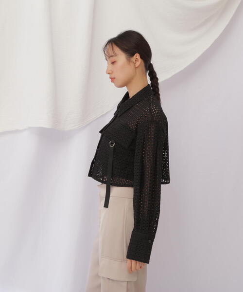 JILL by JILL STUART(ジルバイジルスチュアート)の「◇コットンレースクロップドシャツ(Tシャツ/カットソー・レディース・ホワイト/ブラック・SMALL/MEDIUM)」の7枚目の写真