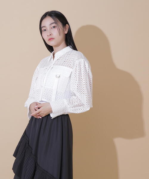 JILL by JILL STUART(ジルバイジルスチュアート)の「◇コットンレースクロップドシャツ(Tシャツ/カットソー・レディース・ホワイト/ブラック・SMALL/MEDIUM)」の12枚目の写真