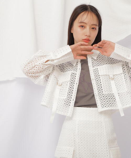 JILL by JILL STUART(ジルバイジルスチュアート)の「◇コットンレースクロップドシャツ(Tシャツ/カットソー・レディース・ホワイト/ブラック・SMALL/MEDIUM)」の21枚目の写真