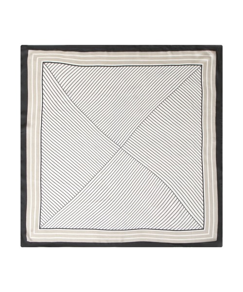 Julia Boutique（ジュリアブティック）の「70×70cmサイズ・ヴィンテージ風サテン生地スカーフ/100017（バンダナ/スカーフ・レディース・C/D/E/F/S/T/A/H/J/O/Q/K/L/M/N/B/G/I/P/R・ONE）」の3枚目の写真