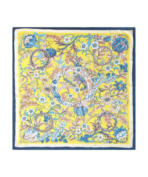 Julia Boutique（ジュリアブティック）の「70×70cmサイズ・ヴィンテージ風サテン生地スカーフ/100017（バンダナ/スカーフ・レディース・C/D/E/F/S/T/A/H/J/O/Q/K/L/M/N/B/G/I/P/R・ONE）」の6枚目の写真