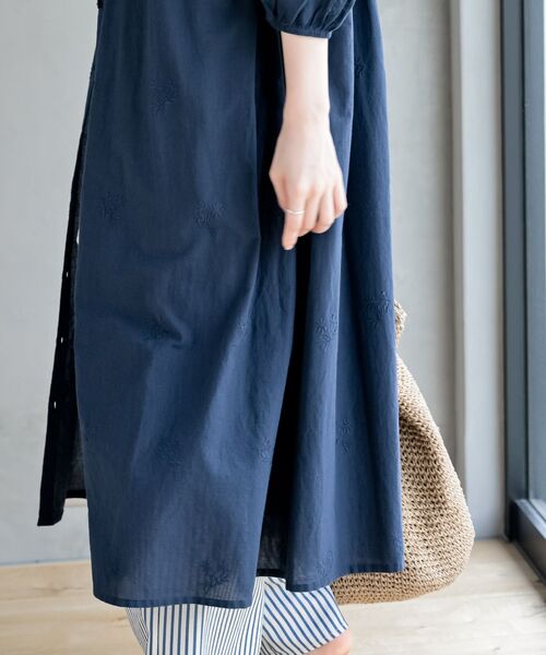 総刺繍バンドカラー9分袖シャツワンピース（シャツワンピース