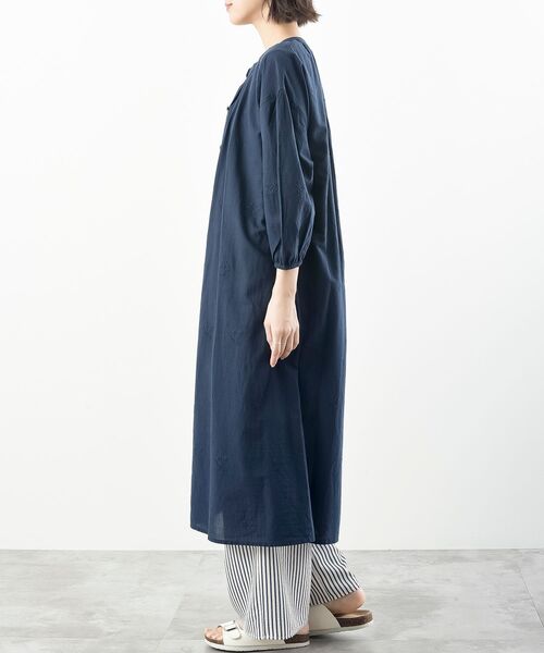 極美品 ケイミー 総柄 ロング シャツワンピース バンドカラー 七分袖 ブルー系 極美品 ケイミー 総柄 ロング シャツワンピース バンドカラー 七