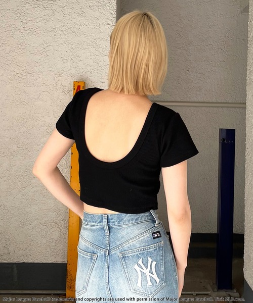 BACK TO THE FIELD（バック トゥー ザ フィールド）の「【MLB】パット付きバックオープンロゴトップス（Tシャツ/カットソー・レディース・オレンジ/ブラック/ホワイト・FREE）」の5枚目の写真