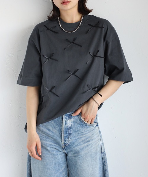 r.(アールドット)の「リボン付きTシャツ(Tシャツ/カットソー・レディース・ブラック/ライトブルー/ホワイト/チャコールグレー・FREE)」の4枚目の写真