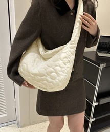 フラワーモチーフキルティングショルダーバッグ
