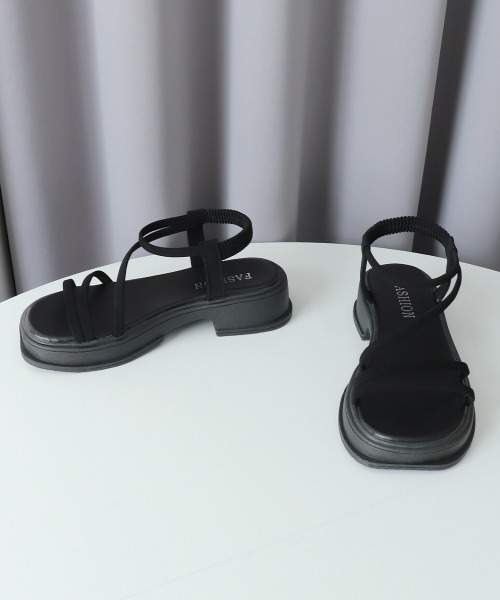 Miniministore(ミニミニストア)の「厚底 ストラップサンダル 韓国風 美脚(サンダル・レディース・ブラック/アイボリー・25.0cm/24.5cm/24.0cm/23.5cm/23.0cm/22.5cm)」の5枚目の写真