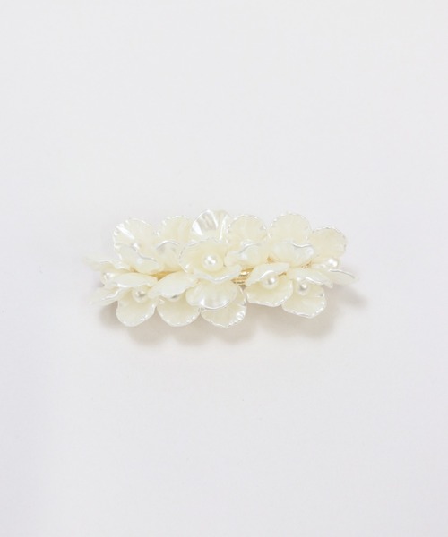 Esime(エシミー)の「ニュアンスフラワー バレッタ(バレッタ/ヘアクリップ・レディース・ホワイト・FREE)」の5枚目の写真