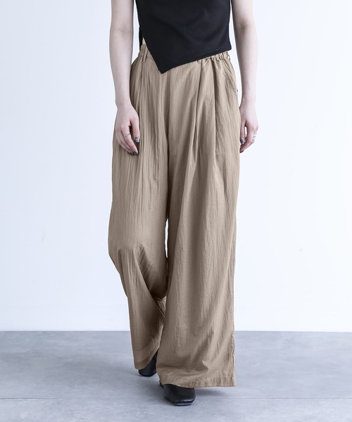 n'OrLABEL（ノアールレーベル）の「『シアータックパンツ』（その他パンツ・レディース・ベージュ/グレイッシュブルー/ブラック・1/2）」の2枚目の写真