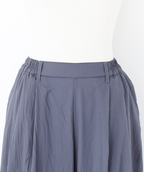 n'OrLABEL（ノアールレーベル）の「『シアータックパンツ』（その他パンツ・レディース・ベージュ/グレイッシュブルー/ブラック・1/2）」の8枚目の写真