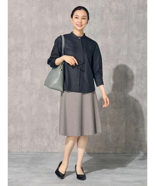 Perfect Suit FActory（パーフェクトスーツファクトリー）の「【UVカット/形態安定】サンシェルタブラウス　2WAYボウタイ　ホワイト/ブラック（シャツ/ブラウス・レディース・ブラック/ホワイト・M/S/L）」の7枚目の写真