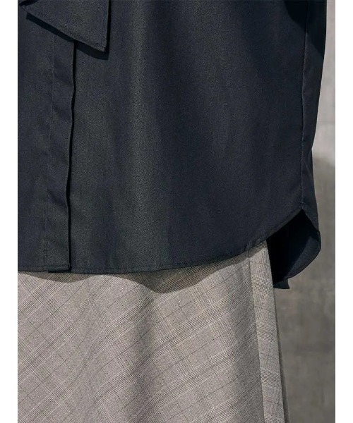 Perfect Suit FActory（パーフェクトスーツファクトリー）の「【UVカット/形態安定】サンシェルタブラウス　2WAYボウタイ　ホワイト/ブラック（シャツ/ブラウス・レディース・ブラック/ホワイト・M/S/L）」の13枚目の写真