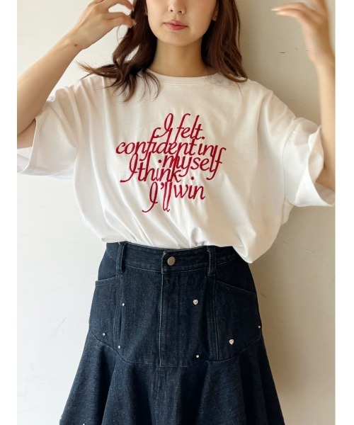 CALNAMUR（カルナムール）の「フロントメッセージTシャツ（Tシャツ/カットソー・レディース・ブラウン/ホワイト/ダークグレー・FREE）」の2枚目の写真