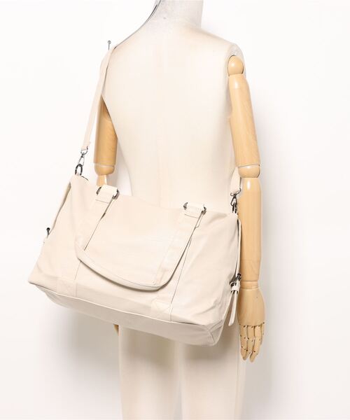 Dita Muaj.(ディータムアージュ)の「【通勤・通学にも◎】ボストンライクマルチショルダー(ショルダーバッグ・レディース・アイボリー/ブラック・FREE)」の5枚目の写真