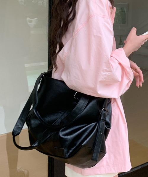 Dita Muaj.(ディータムアージュ)の「【通勤・通学にも◎】ボストンライクマルチショルダー(ショルダーバッグ・レディース・アイボリー/ブラック・FREE)」の6枚目の写真