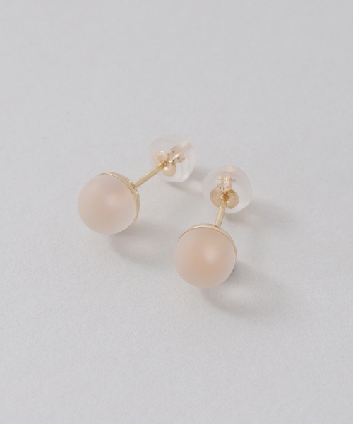 Lilas(リラ)の「フロストクォーツ6mmカップボールピアス K10(両耳)(ピアス(両耳用)・レディース・ゴールド・FREE)」の5枚目の写真