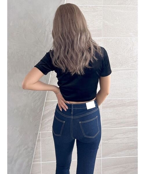 GYDA（ジェイダ）の「CHILLAXING embroideryベロアトップス（Tシャツ/カットソー・レディース・グリーン/ブラック/オフホワイト・FREE）」の16枚目の写真