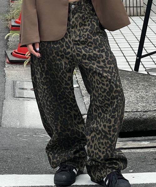 MEMECLE(メメクル)の「【 MEMECLE / メメクル 】ハイウエスト レオパード パターン デニムパンツ(デニムパンツ・レディース・その他・S/M/L)」の10枚目の写真