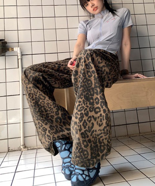 MEMECLE(メメクル)の「【 MEMECLE / メメクル 】ハイウエスト レオパード パターン デニムパンツ(デニムパンツ・レディース・その他・S/M/L)」の18枚目の写真