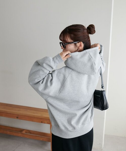 DISCOAT（ディスコート）の「【ユニセックス/WEB限定】モチーフ刺繍ロゴフードプルオーバー（パーカー・レディース・ライトグレー/ネイビー/キャメル/ブラウン/グレー・FREE）」の11枚目の写真