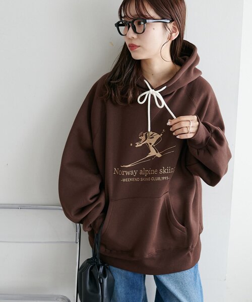 ユニセックス/WEB限定】モチーフ刺繍ロゴフードプルオーバー（パーカー