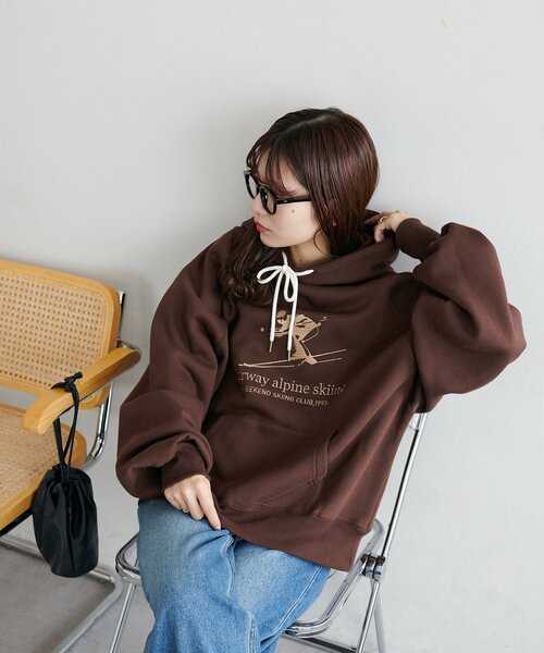 ユニセックス/WEB限定】モチーフ刺繍ロゴフードプルオーバー（パーカー