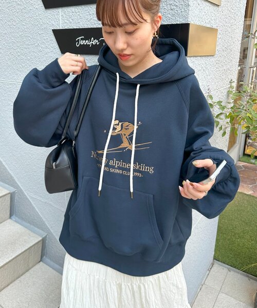 Dior ジップパーカー　刺繍ロゴ　バックデザイン　フード　羽織り　ユニセックス Dior ジップパーカー 刺繍ロゴ バックデザイン フード 羽織り ユニ