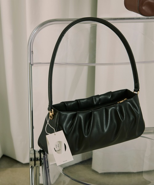 loin nuit(ロワンニュイ)の「gather hand bag / ギャザーハンドバッグ(ハンドバッグ・レディース・ブラック/ブラウン・FREE)」の18枚目の写真