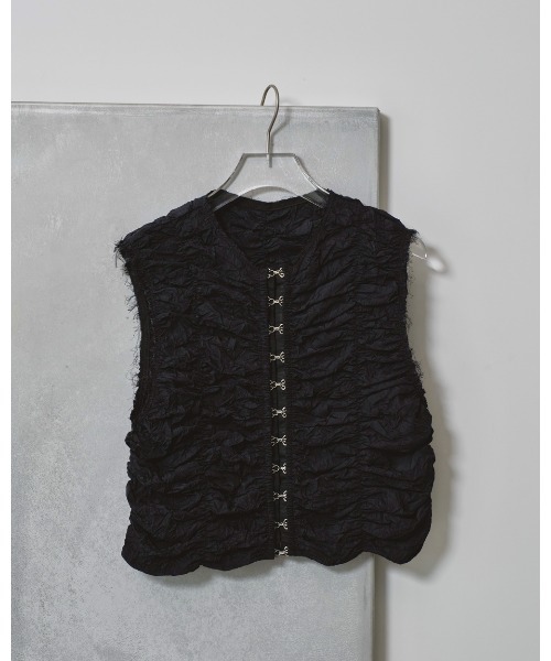 TODAYFUL(トゥデイフル)の「Piping Shirring Blouse(Tシャツ/カットソー・レディース・キナリ/ブラック・FREE)」の9枚目の写真