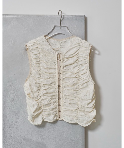 TODAYFUL（トゥデイフル）の「Piping Shirring Blouse（Tシャツ