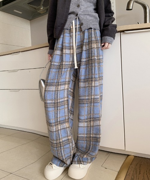 Ritzy（リッツィー）の「チェック柄 イージーワイドパンツ　グランパコアコーデ（その他パンツ・レディース・サックスブルー/レッド/モカ/ネイビー/ブラック・L/M）」の7枚目の写真