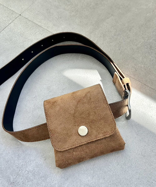 mystic（ミスティック）の「フェイクスウェードウエストポーチ（ボディバッグ/ウエストポーチ・レディース・ブラック/キャメル・ONE SIZE）」の10枚目の写真