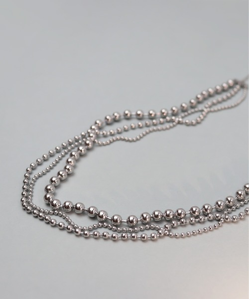 ieLS（イエルズ）の「金属アレルギー対応「ieLS」ステンレス　3連ボールネックレス（ネックレス・メンズ・シルバー/ゴールド・ONE SIZE）」の3枚目の写真