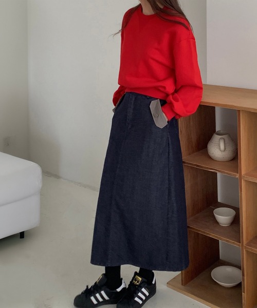 HEILIS(ヘイリス)の「【定番人気!HIT ITEM!】【新色追加】クロップドスウェットトップス / アイボリー オフホワイト ブラック ネイビー レッド 赤 オートミール グレー ショート丈 スウェット 長袖 ノームコア シティガール 韓国 スポーツミックス 秋服 冬服 無地 春服 シンプル コンパクト クロップド プルオーバー(スウェット・レディース・グレー/オートミール/ネイビー/レッド/アイボリー/ブラック・FREE)」の8枚目の写真