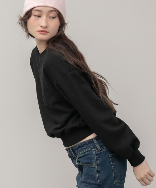 HEILIS(ヘイリス)の「【定番人気!HIT ITEM!】【新色追加】クロップドスウェットトップス / アイボリー オフホワイト ブラック ネイビー レッド 赤 オートミール グレー ショート丈 スウェット 長袖 ノームコア シティガール 韓国 スポーツミックス 秋服 冬服 無地 春服 シンプル コンパクト クロップド プルオーバー(スウェット・レディース・グレー/オートミール/ネイビー/レッド/アイボリー/ブラック・FREE)」の20枚目の写真