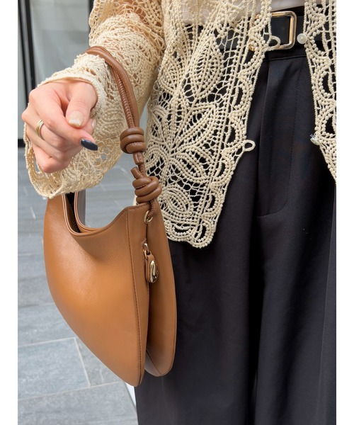 gemeil（ジェムイル）の「ダブルノットワンショルダーバッグ(PT-210)（ショルダーバッグ・レディース・ブラック/グレイッシュベージュ/キャメル/ブルー・FREE）」の8枚目の写真