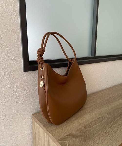 gemeil（ジェムイル）の「ダブルノットワンショルダーバッグ(PT-210)（ショルダーバッグ・レディース・ブラック/グレイッシュベージュ/キャメル/ブルー・FREE）」の12枚目の写真